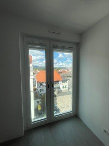 Ausblick 4 ZW, mit EBK, Aufzug, Balkon, TG in zentraler Lage von Eschborn. VERMIETET