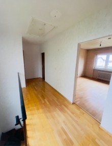 Diele OG EFH mit Einliegerwohnung in ruhiger Lage von Niederh�chststadt