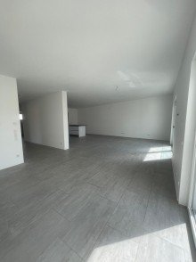 Wohnbereich 4 ZW, mit EBK, Aufzug, Balkon, TG in zentraler Lage von Eschborn. VERMIETET