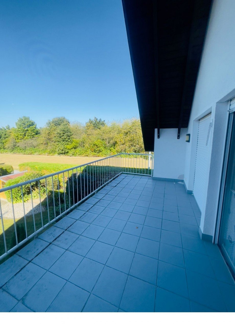 Balkon OG Doppelhaush�lfte Schwalbach am Taunus