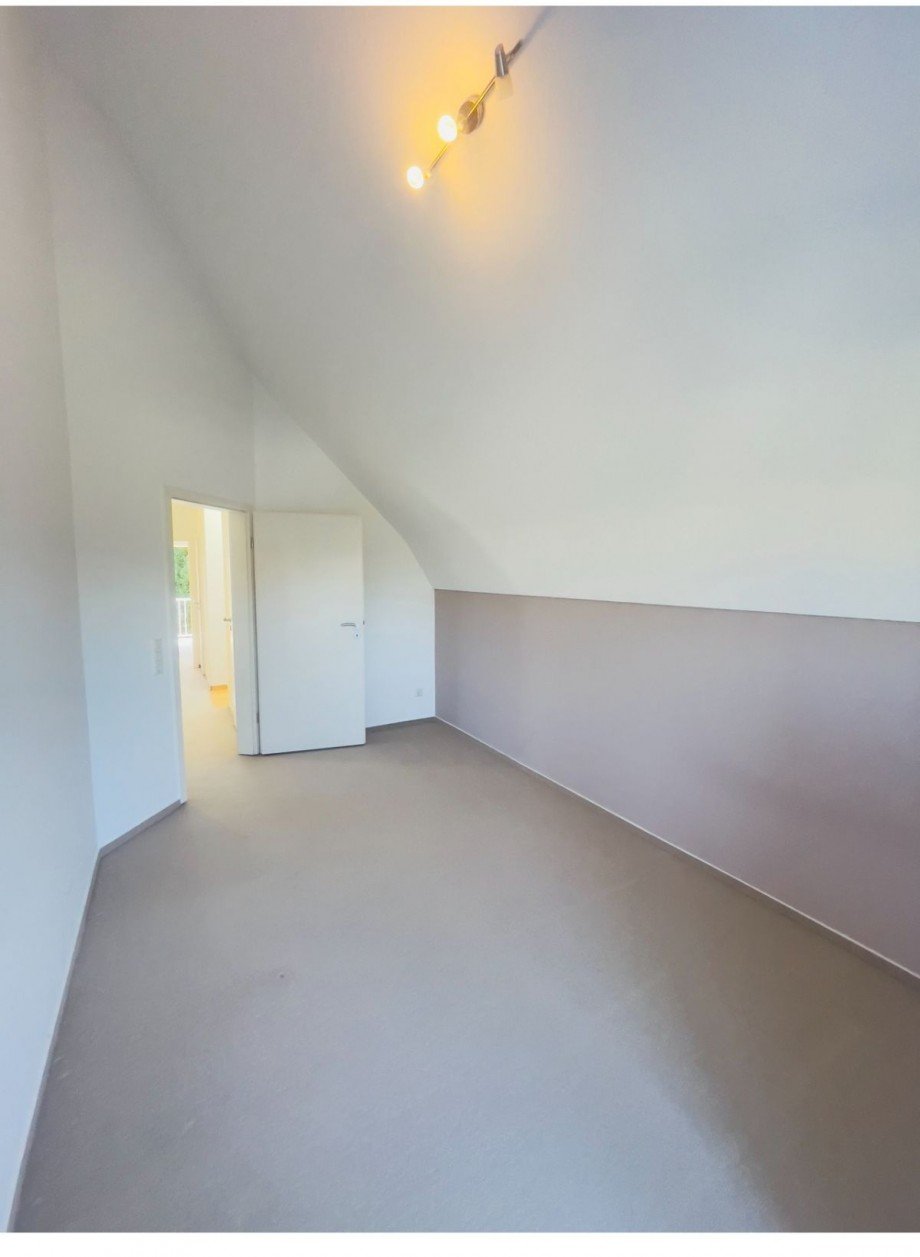 Zimmer 1 Doppelhaush�lfte Schwalbach am Taunus