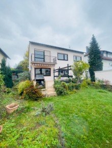 Hausansicht EFH mit Einliegerwohnung in ruhiger Lage von Niederh�chststadt