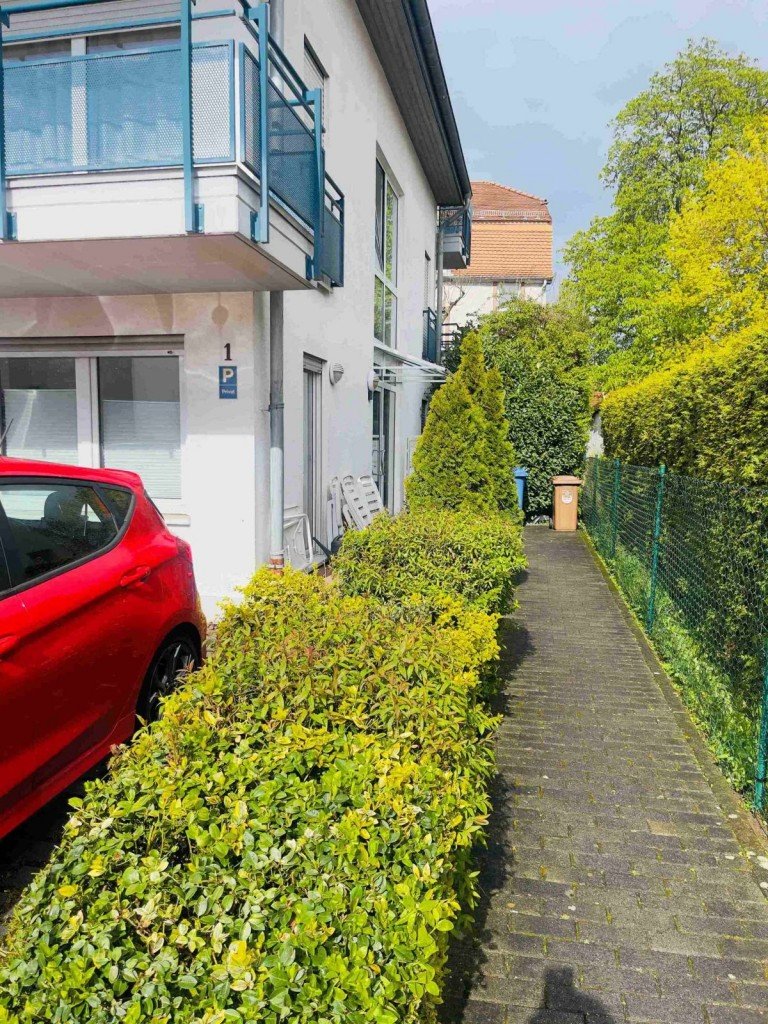 Seitenansicht au�en Eschborn Erdgeschosswohnung Sch�ne 1-Zimmer Erdgeschosswohnung mit EBK n�he S-Bahn Station in Eschborn zu vermieten!