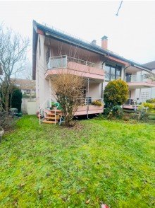 Hausansicht hinten Sch�ne 2 ZW mit Garten und Garage in Kriftel.